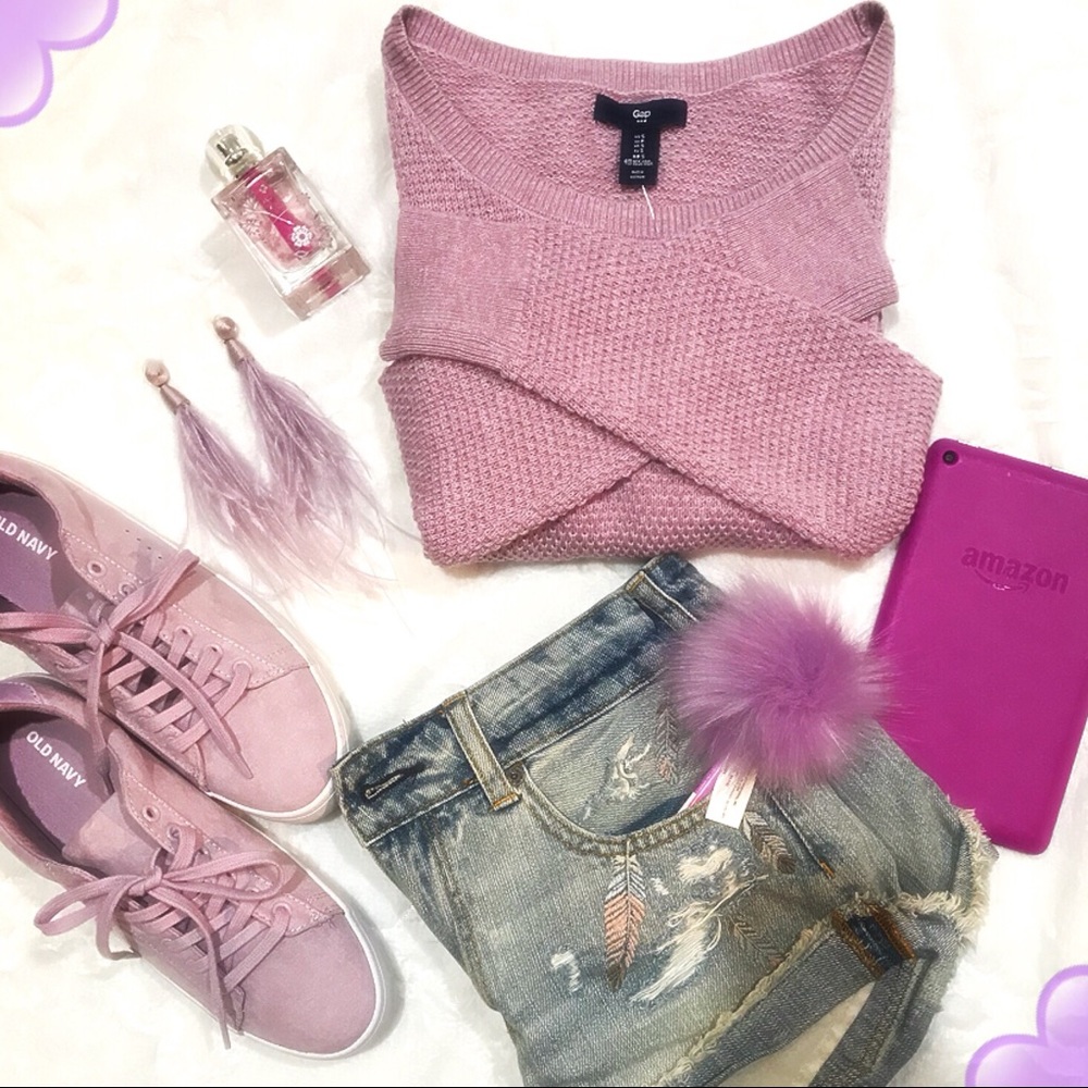 GAP lavender scoop neck sweater💜